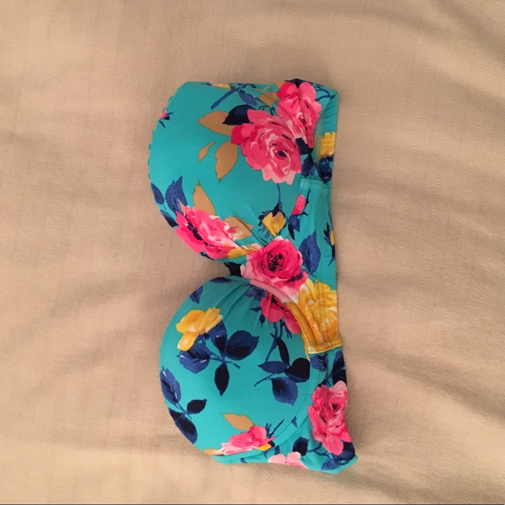 NWOT bikini top